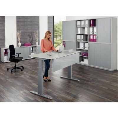 Sitz-/Stehschreibtisch 1600 mm, Dekor: ahorn, Modell Comcort, T-Fuß, Maße (B x T): 1600 x 800 mm, H: 640 bis 1300 mm