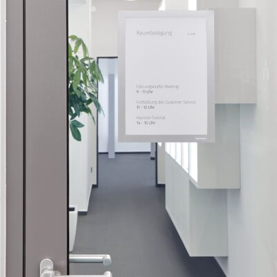 Info-Rahmen fix, selbstklebend, umlaufender Magnetverschluß, Hochformat und Querformat, 2 Stück