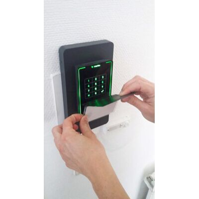 Ausweishülle Document Safe Cardholder, 95 x 75 mm, PVC und Spezialfolie, schwarz