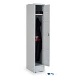 Reihen- und Garderobenschrank mit 30 cm Breite und 1...